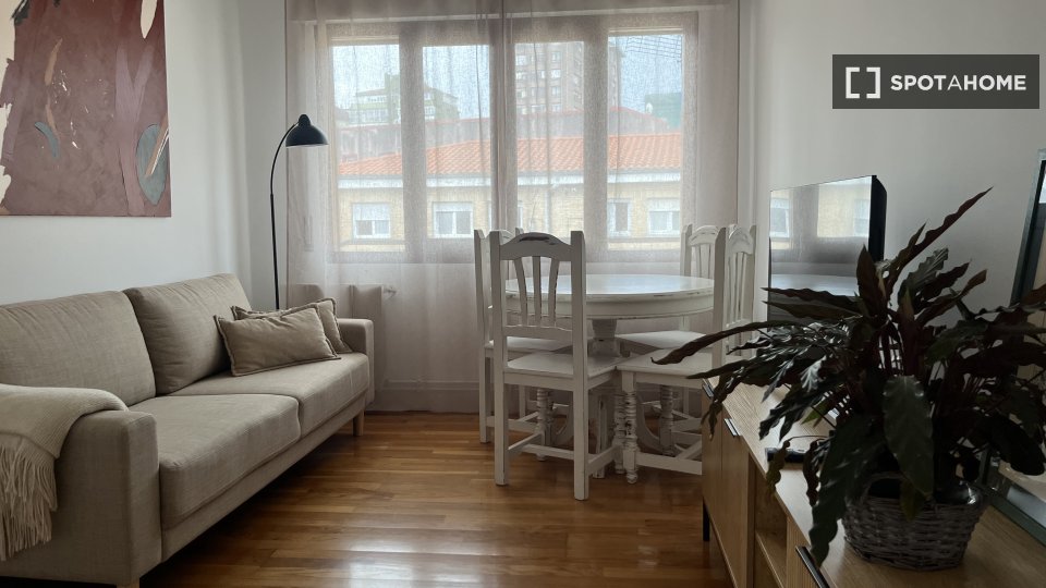 Apartment Santander, 3 beds, 60m² — photo 1