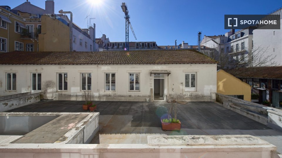Double room Lisbon, 9 beds — photo 34