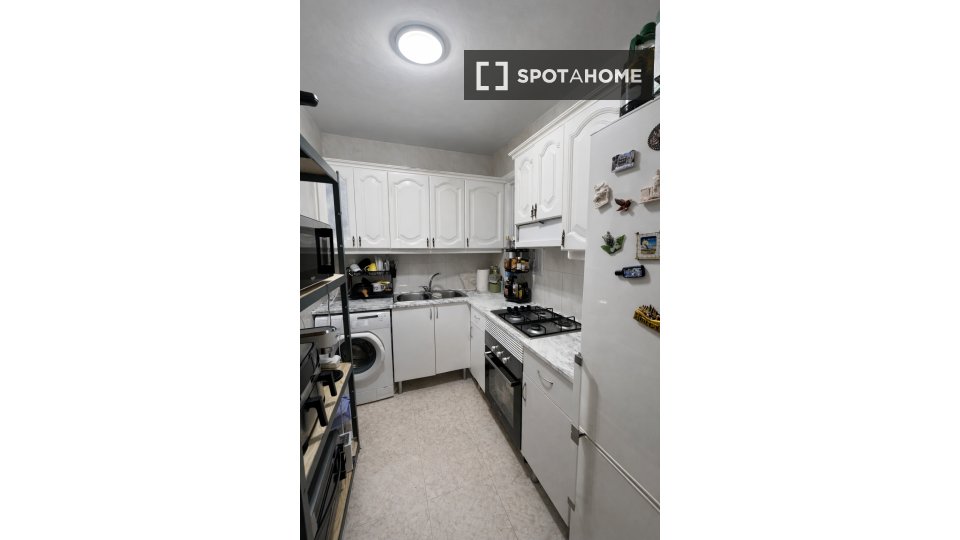 Double room Barcelona, 1 bed, 64m² — photo 3