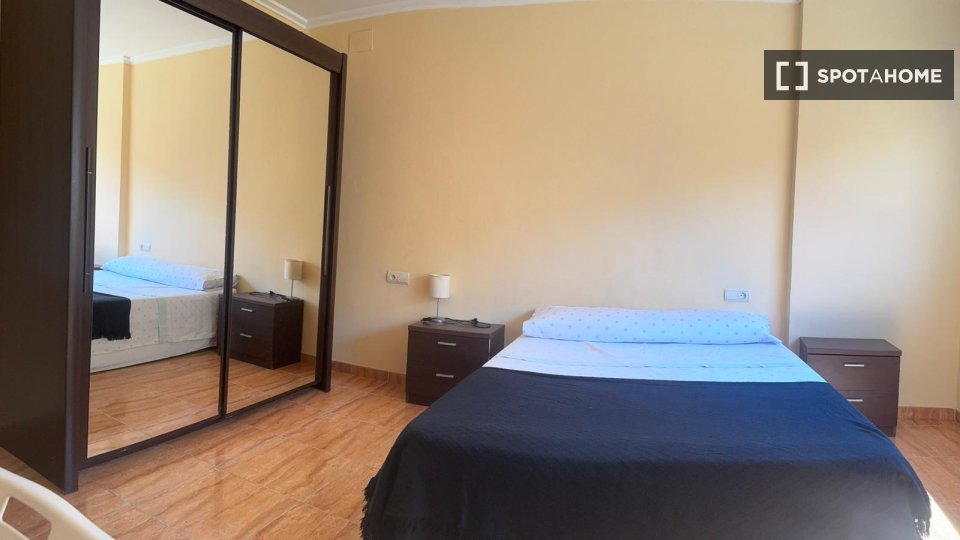 Double room Valencia, 5 beds, 100m² — photo 30