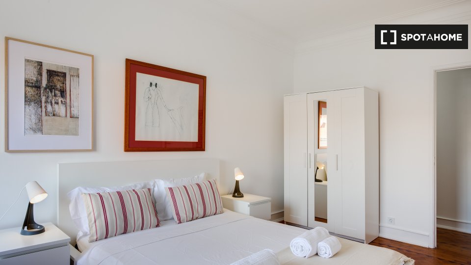 Double room Lisbon, 4 beds — photo 9