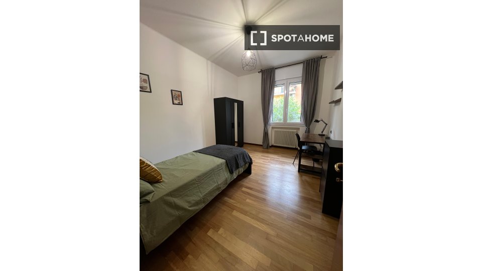 Double room Bologna, 2 beds — photo 13
