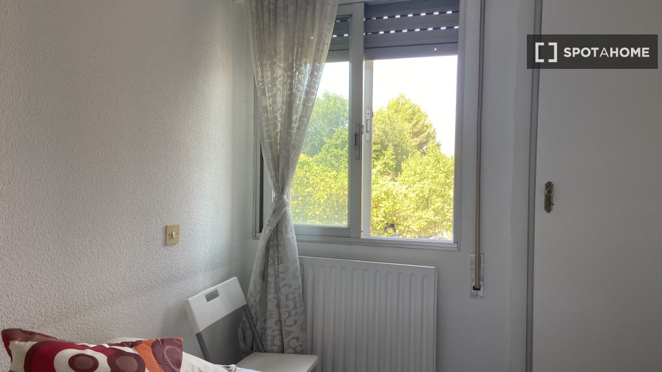 Double room Madrid, 4 beds, 78m² — photo 8