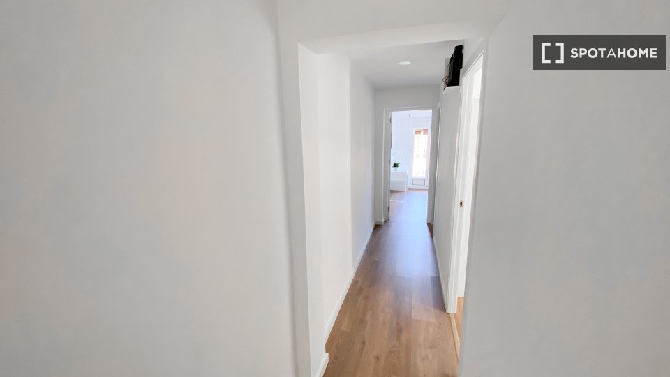 Double room Valencia, 5 beds, 110m² — photo 9