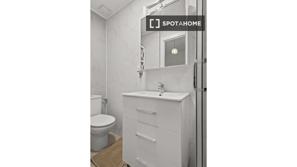 Apartment Alicante, 2 beds, 70m² — photo 3