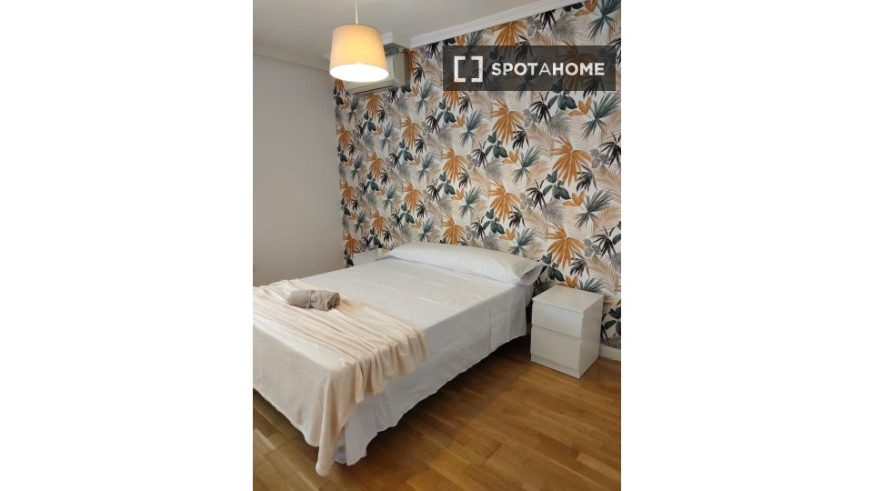 Double room Madrid, 4 beds — photo 11
