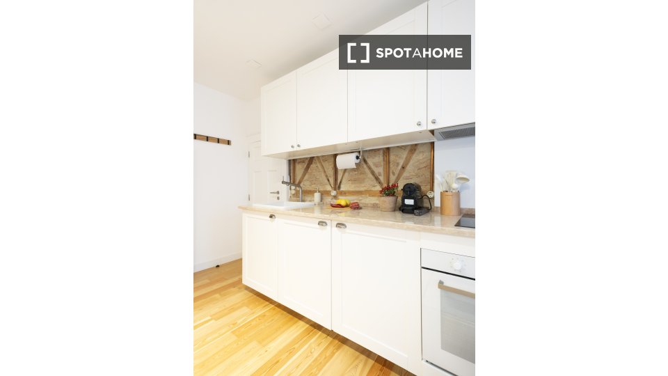 Apartment mono Lisbon, 45m² — photo 1
