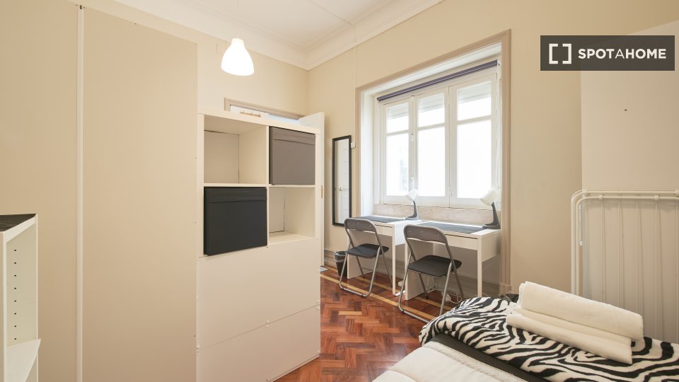 Double room Lisbon, 9 beds — photo 22