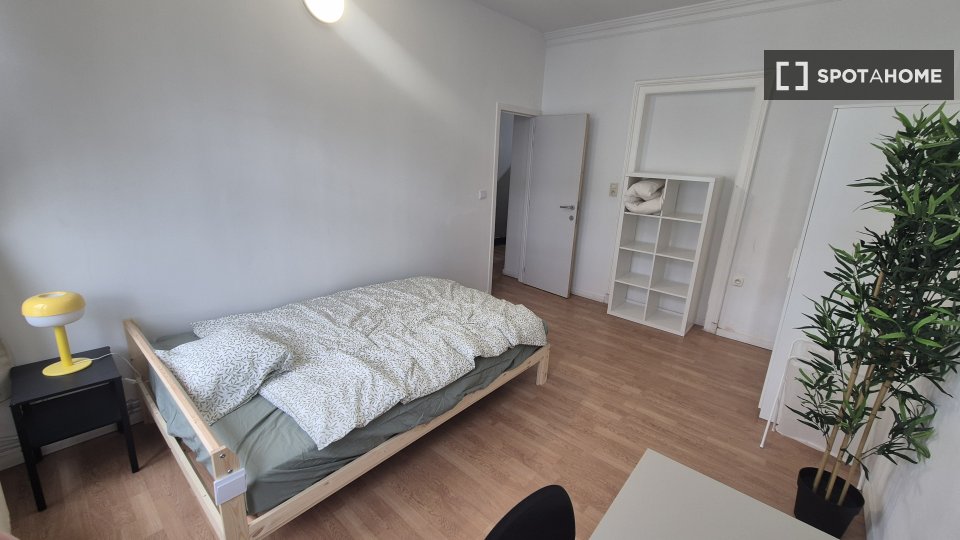Double room Brussels, 2 beds, 220m² — photo 5