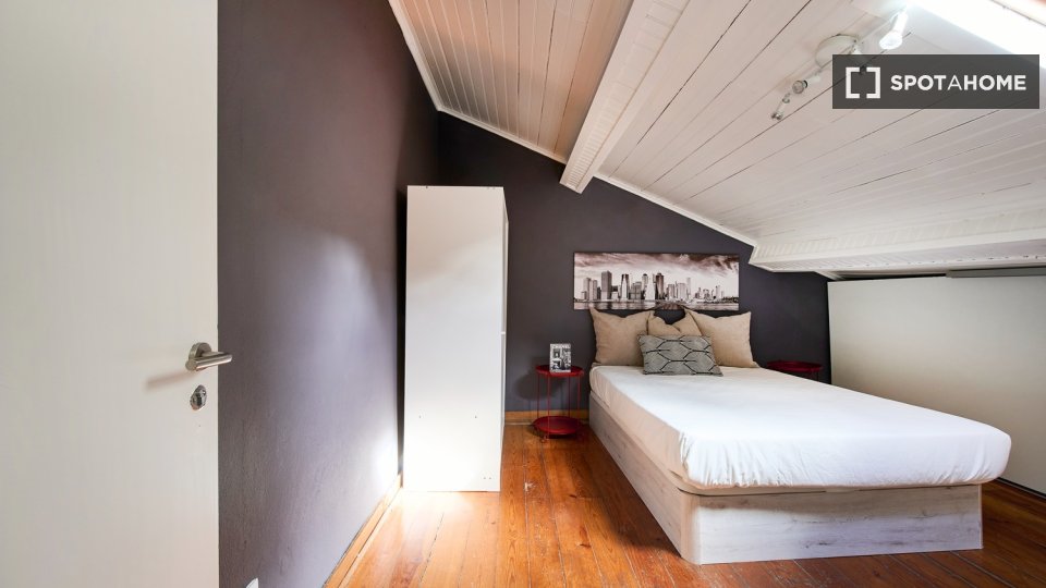 Double room Lisbon, 6 beds — photo 7