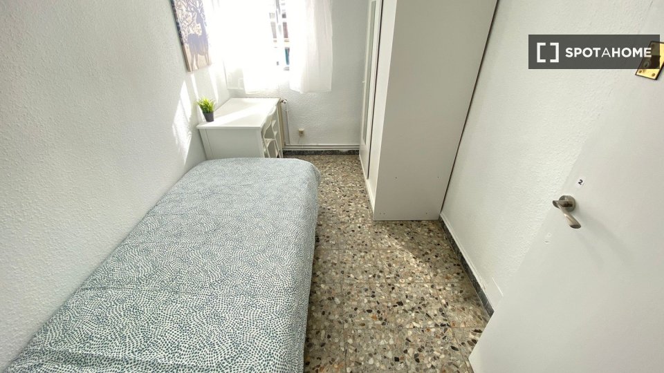 Chambre double Madrid, 5 chambres — photo 11