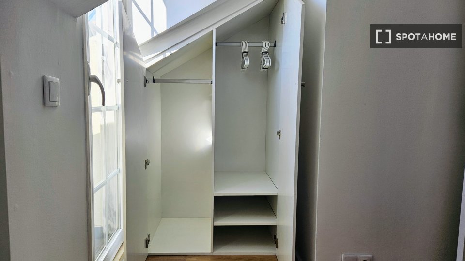 Apartment Lisbon, 1 bed — photo 15