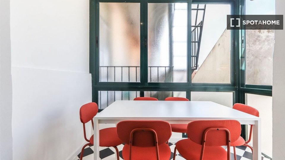 Double room Lisbon, 6 beds — photo 2