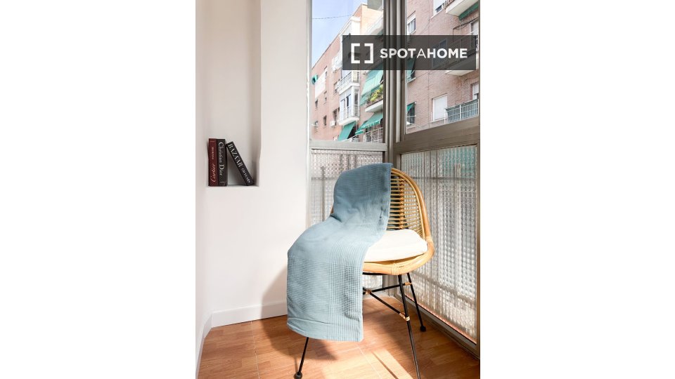 Double room Madrid, 5 beds, 100m² — photo 17