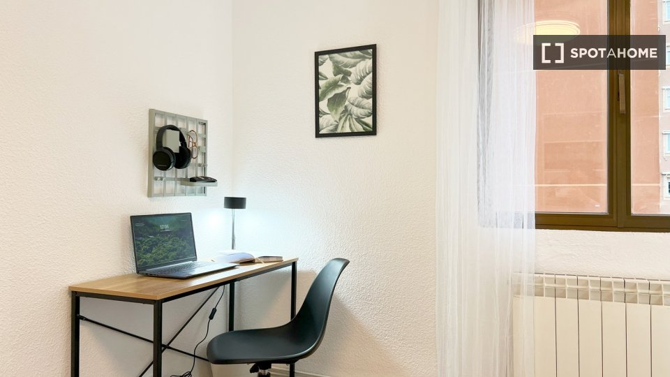 Double room Madrid, 5 beds — photo 14