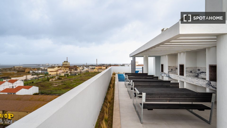 Apartment Lisbon, 3 beds, 142m² — photo 14