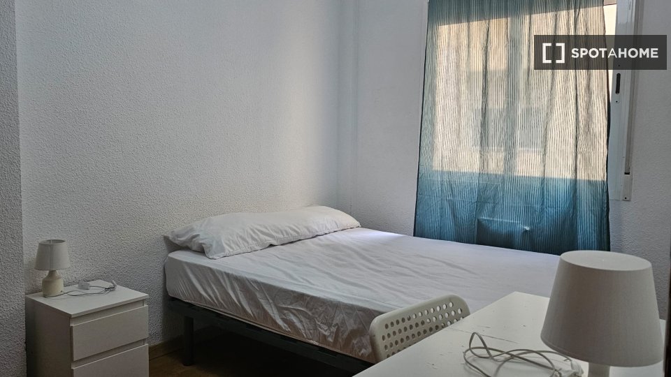 Double room Granada, 4 beds — photo 23