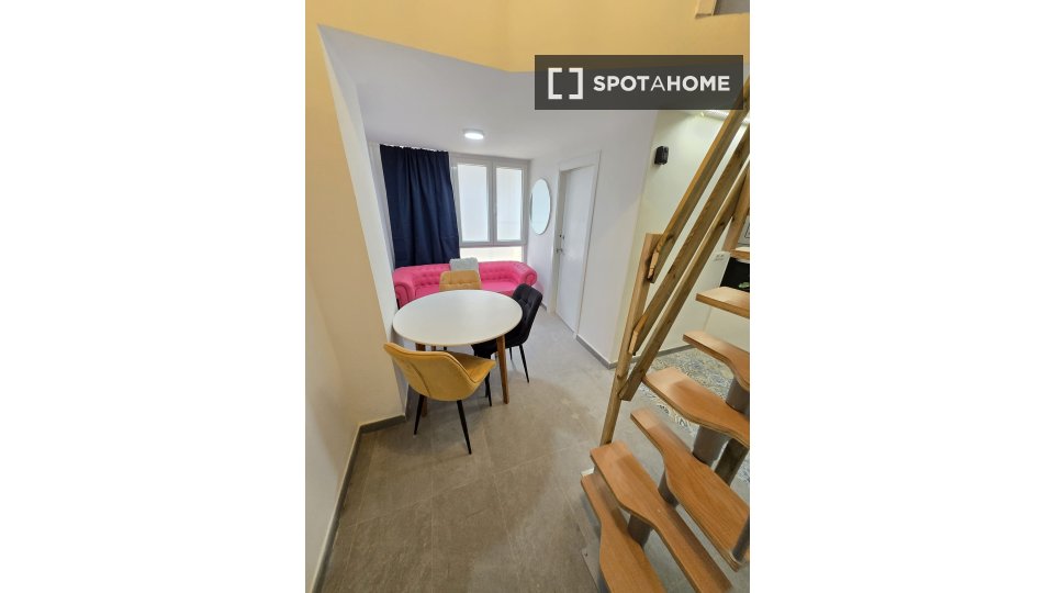 Double room Valencia, 5 beds, 85m² — photo 6