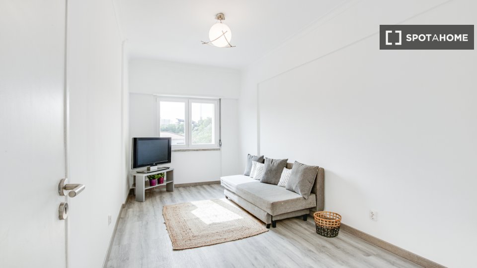 Apartment Lisbon, 2 beds — photo 16