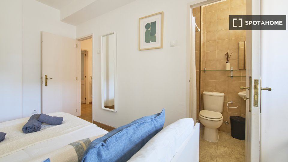 Double room Lisbon, 6 beds — photo 3