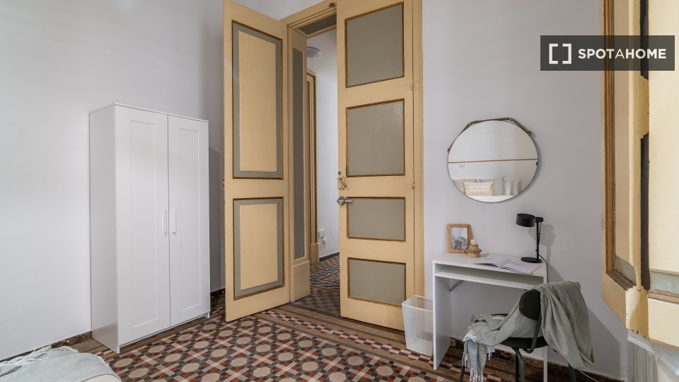 Double room Barcelona, 6 beds, 95m² — photo 14