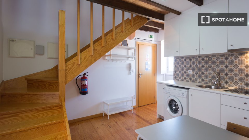 Apartment Coimbra, 2 beds, 75m² — photo 16