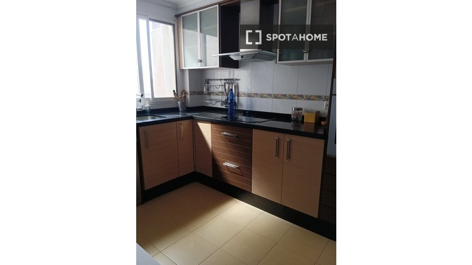 Apartment Valencia, 2 beds, 80m² — photo 3