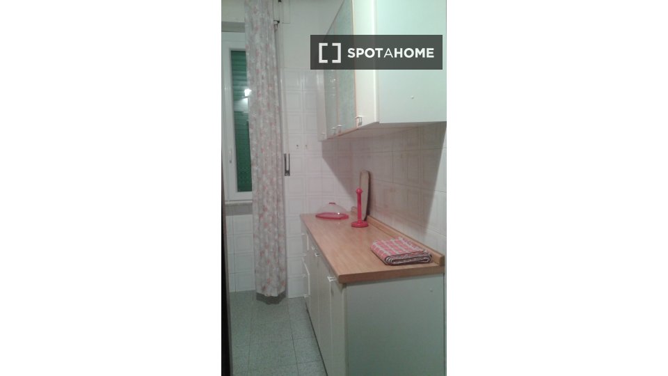 Double room Rome, 4 beds, 90m² — photo 4