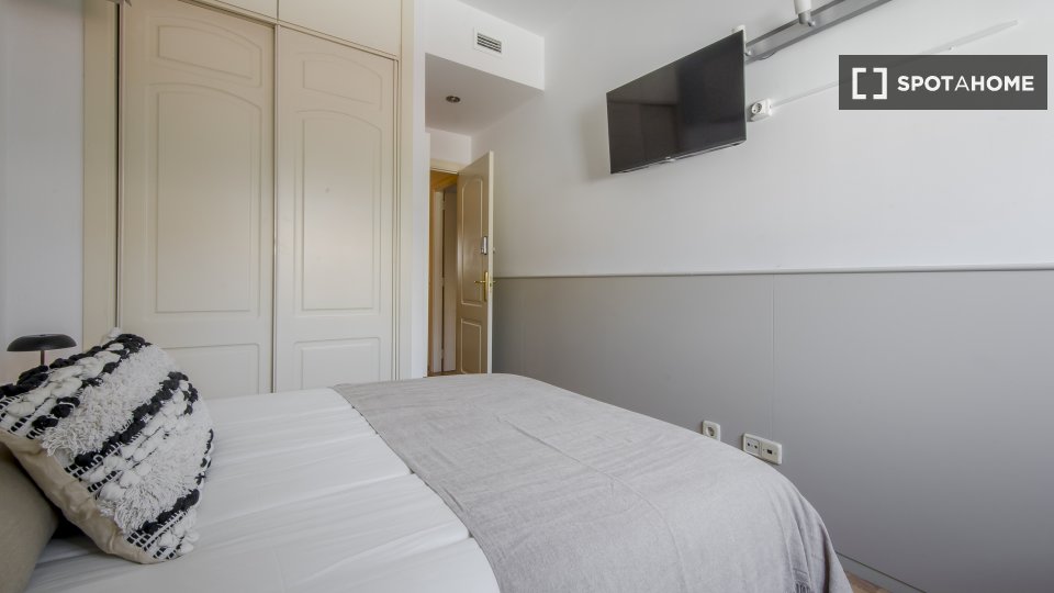 Double room Madrid, 5 beds — photo 6