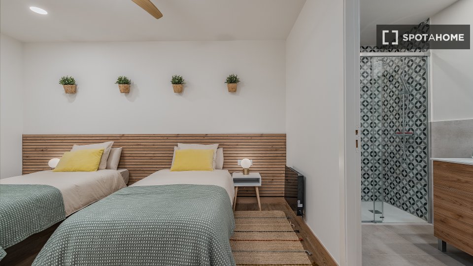 Double room Barcelona, 6 beds, 120m² — photo 102