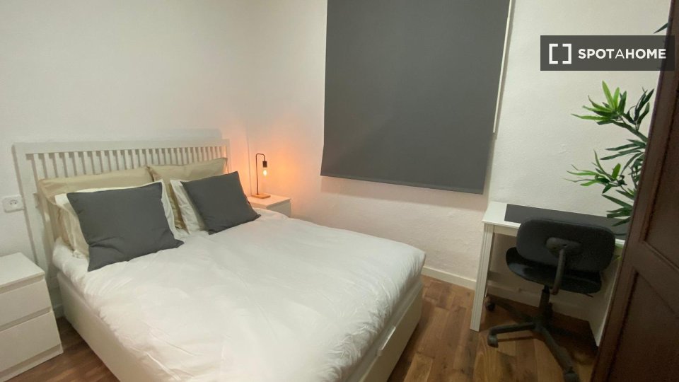 Double room Madrid, 4 beds — photo 2