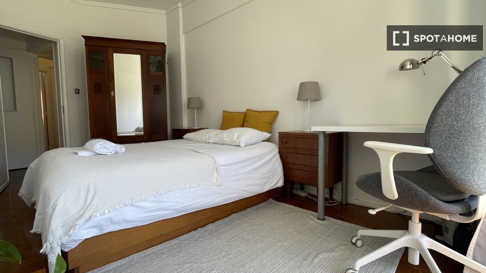 Double room Lisbon, 4 beds, 100m² — photo 4