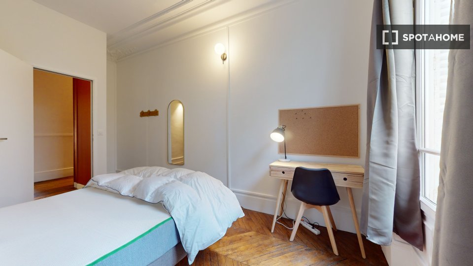 Double room Paris, 18 beds — photo 16