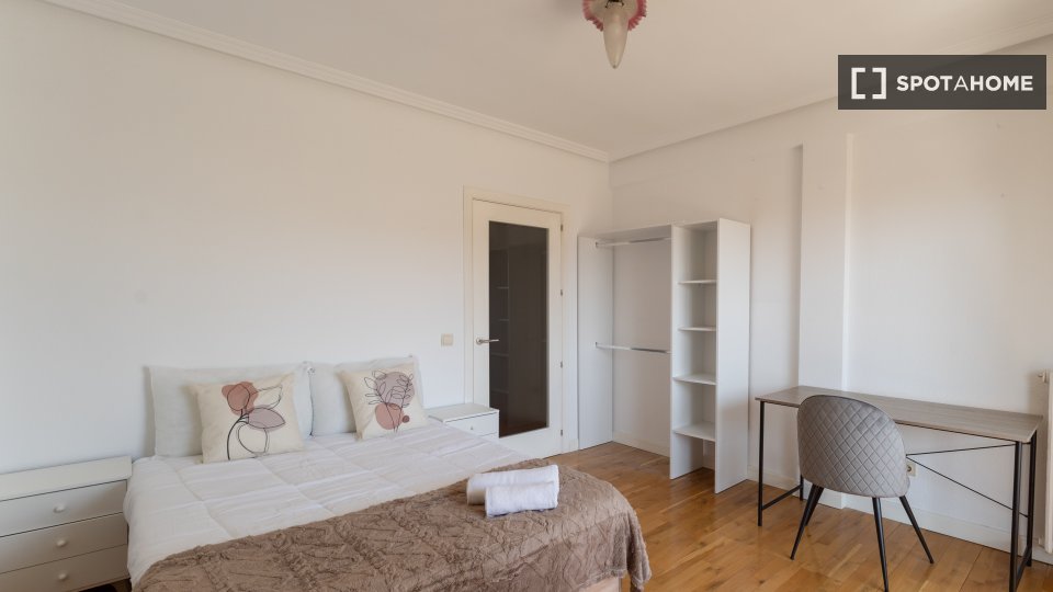 Double room Madrid, 6 beds — photo 10