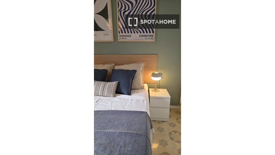 Double room Barcelona, 7 beds, 210m² — photo 17