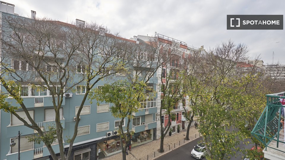 Double room Lisbon, 7 beds, 110m² — photo 28