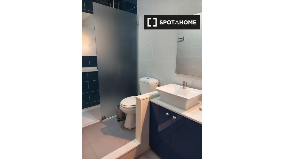 Double room Lisbon, 4 beds, 110m² — photo 1