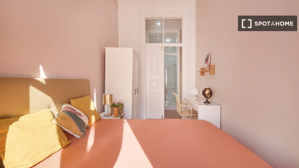 Double room Lisbon, 9 beds — photo 13
