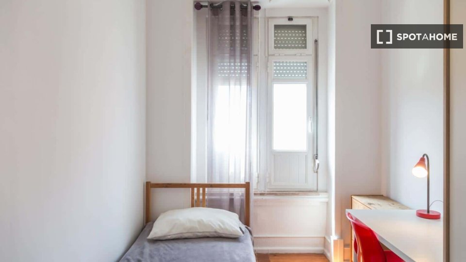 Double room Lisbon, 7 beds — photo 26