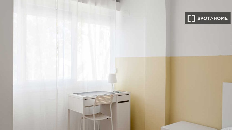 Double room Lisbon, 8 beds — photo 38