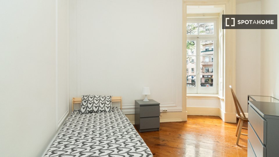 Double room Lisbon, 11 beds — photo 12