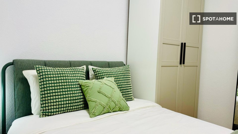 Double room Madrid, 6 beds — photo 13