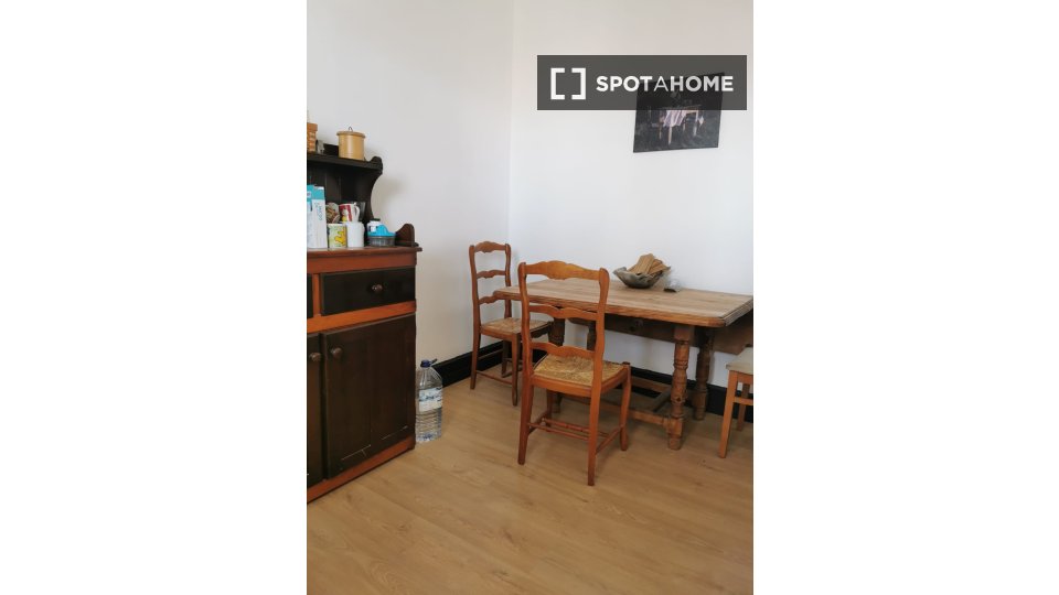Double room Lisbon, 5 beds — photo 29
