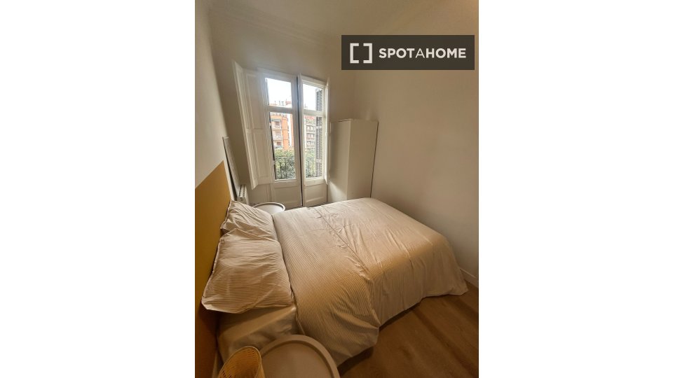Double room Barcelona, 5 beds, 100m² — photo 13