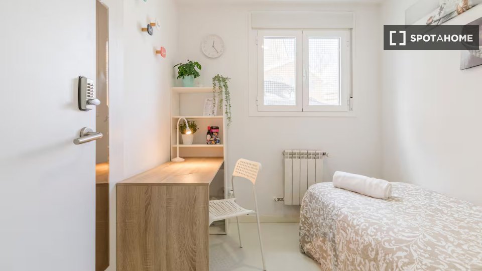 Double room Madrid, 6 beds, 100m² — photo 5