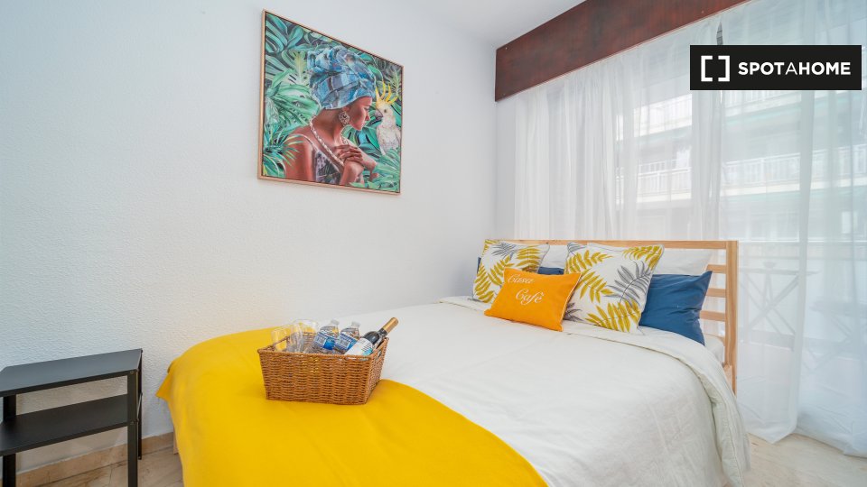 Double room Madrid, 4 beds, 50m² — photo 14