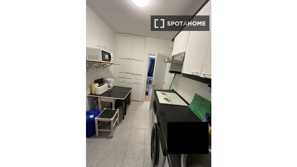 Double room Madrid, 4 beds, 65m² — photo 9
