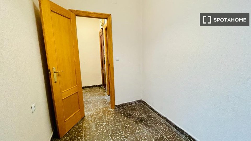 Apartment Valencia, 3 beds, 69m² — photo 7