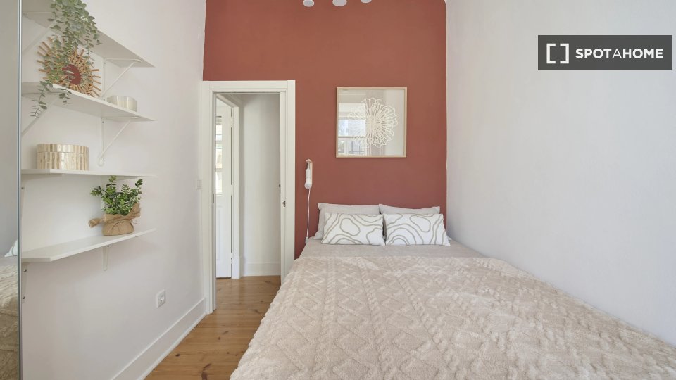 Double room Lisbon, 5 beds — photo 3