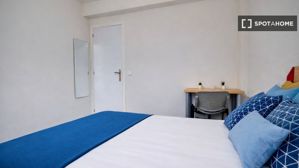 Se alquila habitación en piso compartido en Madrid